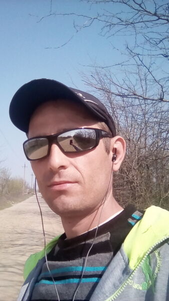  ,   Tolik, 40 ,   