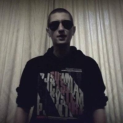  16455470  Artur, 33 ,    