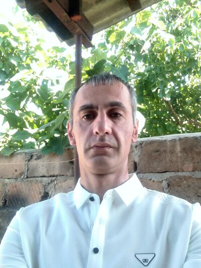  ,   Jorj, 42 ,   ,   