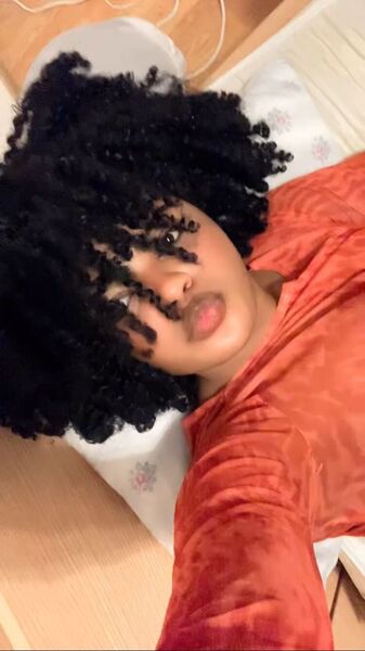  ,   Cloudia, 25 ,   ,   