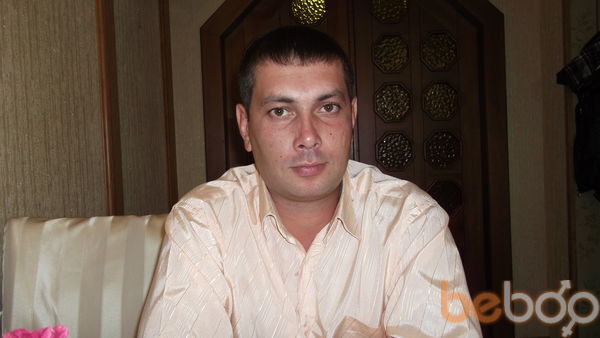  ,   Viktor, 43 ,   