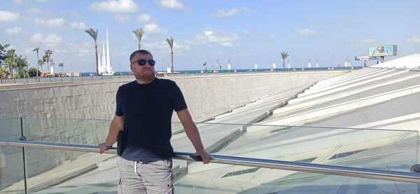  ,   Kiril, 35 ,   ,   , c 