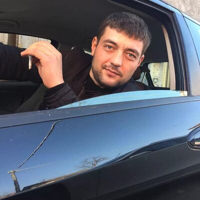  ,   Dorin, 32 ,   ,   