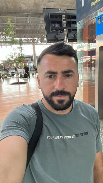  ,   Mehmet, 32 ,   ,   