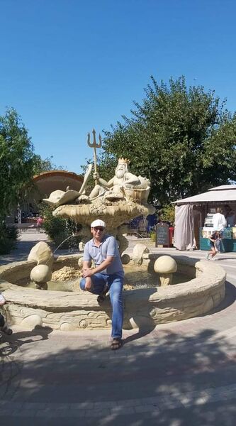  ,   Serge, 45 ,   ,   