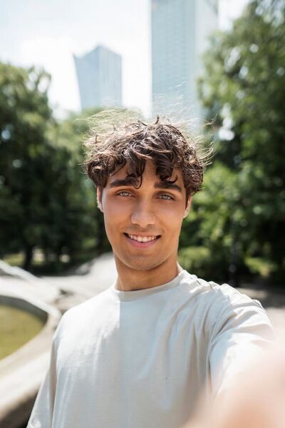  ,   Javier, 25 ,   ,   