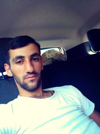  ,   Armen, 24 ,   ,   