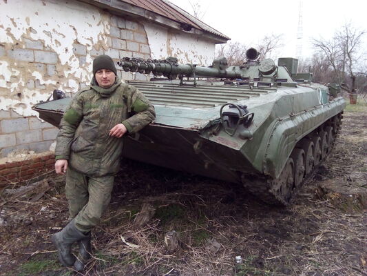  ,   Nik, 41 ,   ,   
