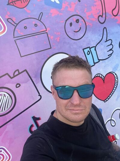  ,   Mr Hot, 38 ,   ,   