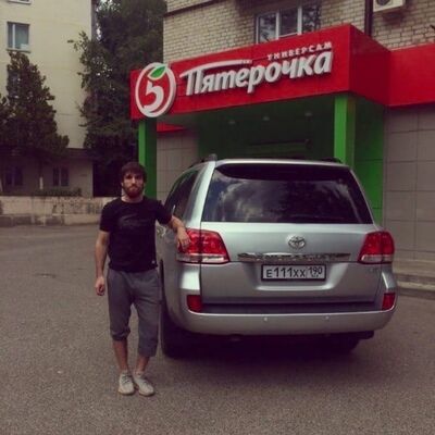  ,   Artur, 28 ,   ,   