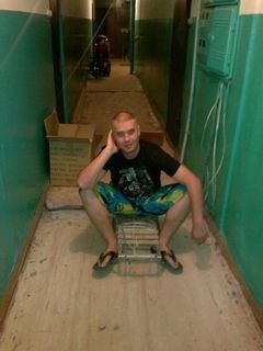  9075320  Artem, 36 ,    