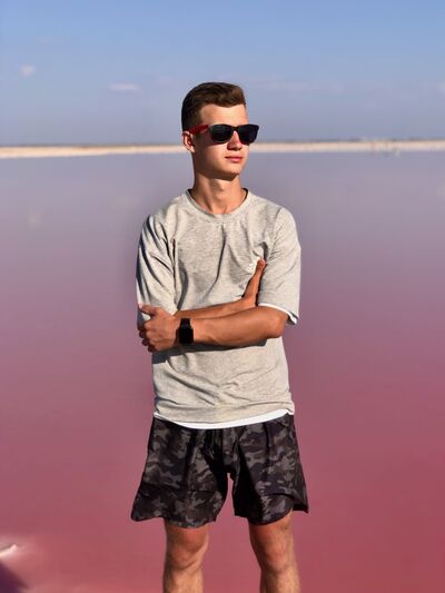  ,   Miroslav, 23 ,   ,   , c 