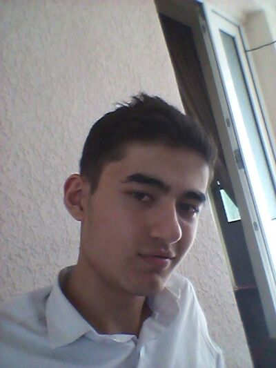  ,   Amirxon, 32 ,   