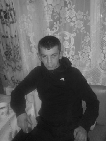  ,   Feliks, 39 ,   