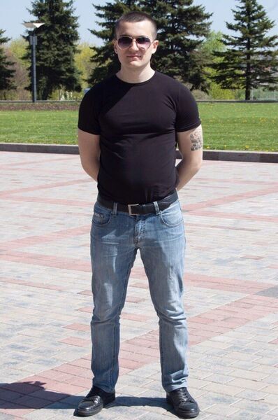 ,   Oleg, 33 ,   
