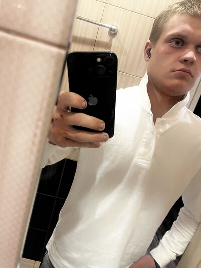  ,   Maksim, 22 ,   ,   