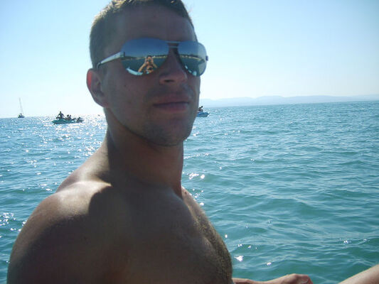 ,   Dikii, 41 ,  