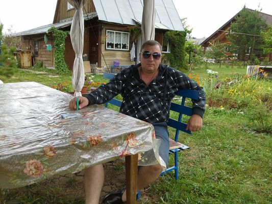  ,   Oiegan, 54 ,  
