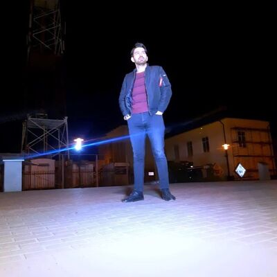  -,   Latif, 33 ,   ,   , c 