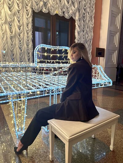  ,   Zhanna, 32 ,   c , 