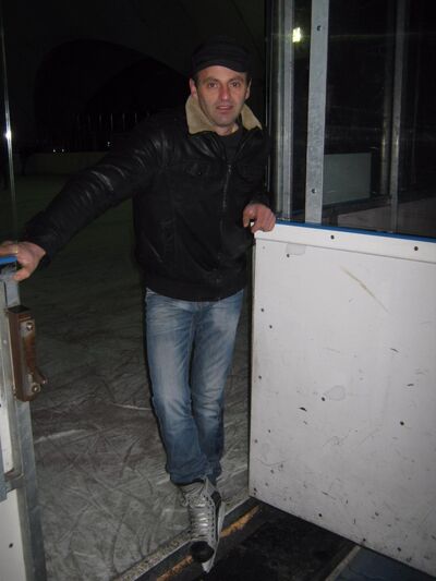  ,   Victor, 44 ,   