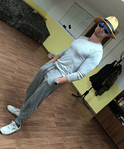  ,   Anton, 41 ,   ,   , c 