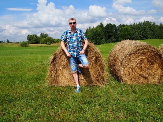  ,   Igor, 52 ,   ,   , c 