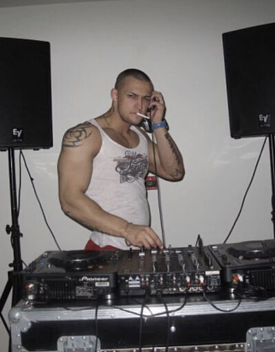  --,   Alex Lexus, 25 ,     , c 