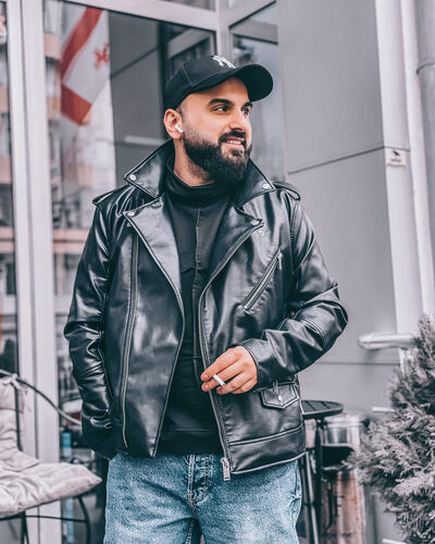  ,   Gosha, 37 ,   ,   