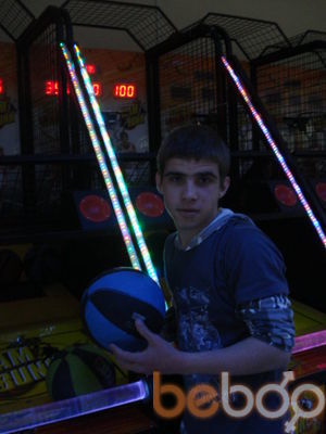  ,   Valik, 32 ,   