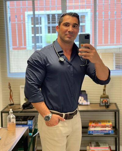  ,   Dr veccari, 53 ,   ,   