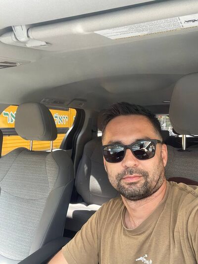  New York City,   Leo, 38 ,   ,   