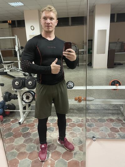 ,   Ivan, 27 ,  