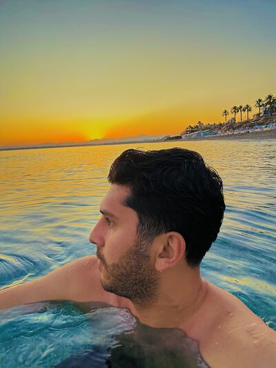  ,   Yuss, 28 ,   ,   , c 