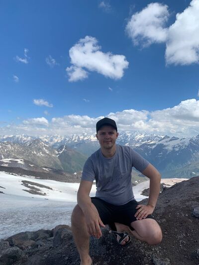  ,   Viktor, 28 ,   c , 