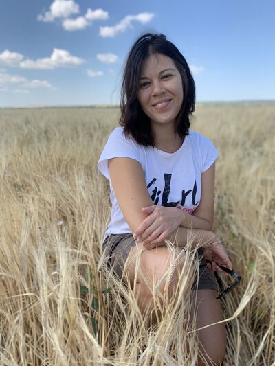  ,   Elvira, 37 ,   ,   