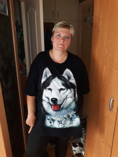  ,   Marina, 44 ,     , c 