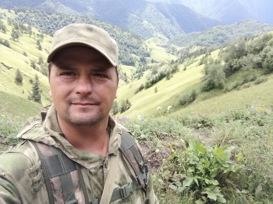  ,   Evgenii, 42 ,   ,   , c 