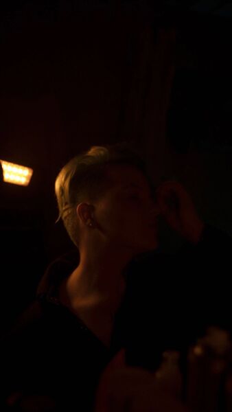  ,   Elli, 26 ,   ,   , c 