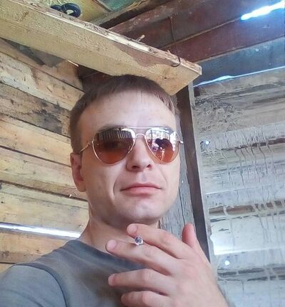  ,   Artem, 39 ,   