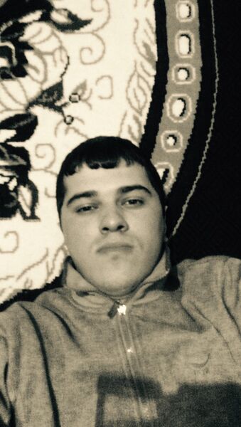  ,   Ali, 32 ,   
