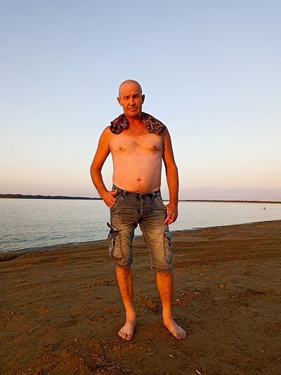  ,   Artyom, 42 ,   ,   , c , 