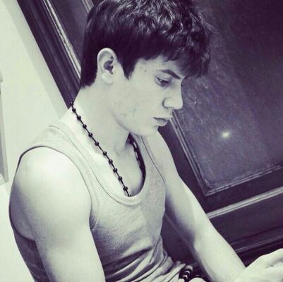  ,   Artur, 20 ,   ,   