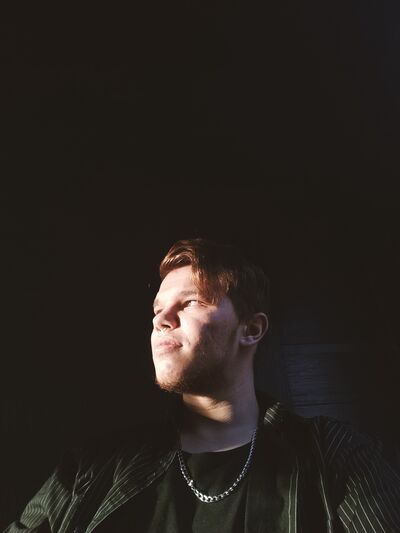  ,   Petr, 25 ,   ,   , c , 