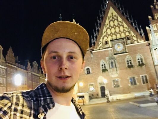  ,   Artur, 30 ,   ,   , c 