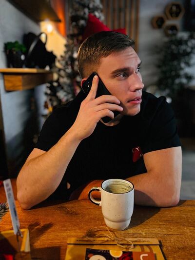  ,   Zak, 27 ,   ,   , c , 