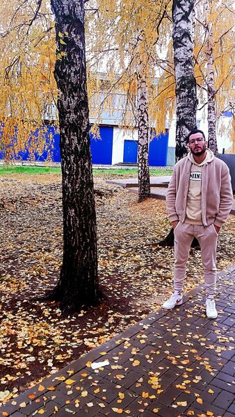  ,   Lyes, 29 ,   ,   
