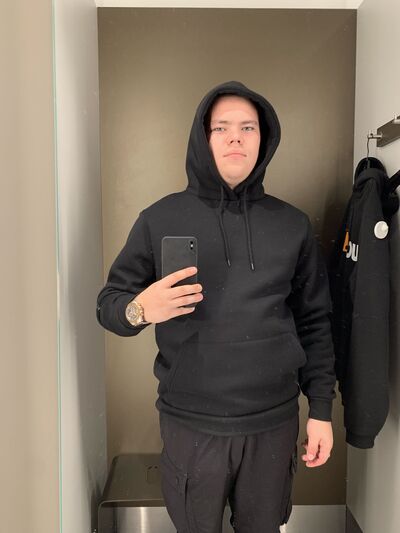  ,   Anton, 22 ,   ,   , c 