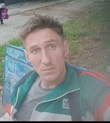  ,   Anton, 40 ,   ,   