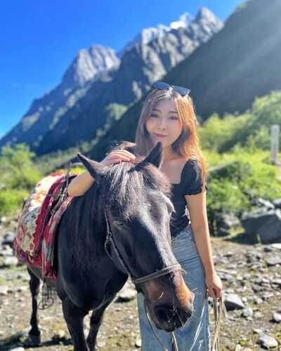  ,   Ellie, 36 ,   ,   